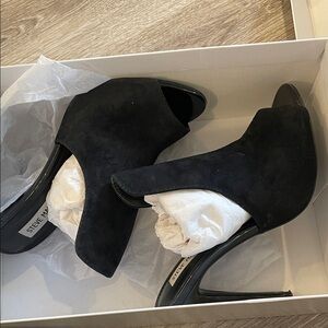 Steve Madden Black Suede Mules